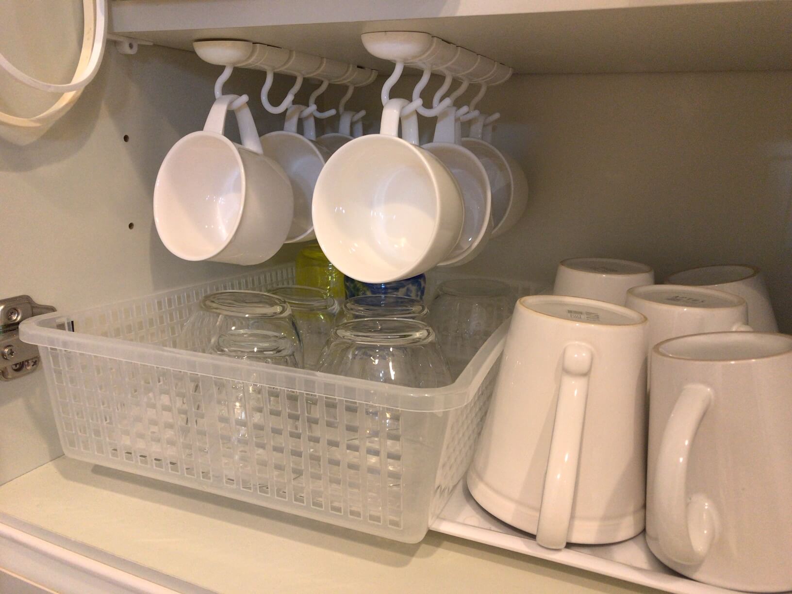 食器棚の収納はもっとスッキリできる！【5つのアイデア】 | アユゴエブログ